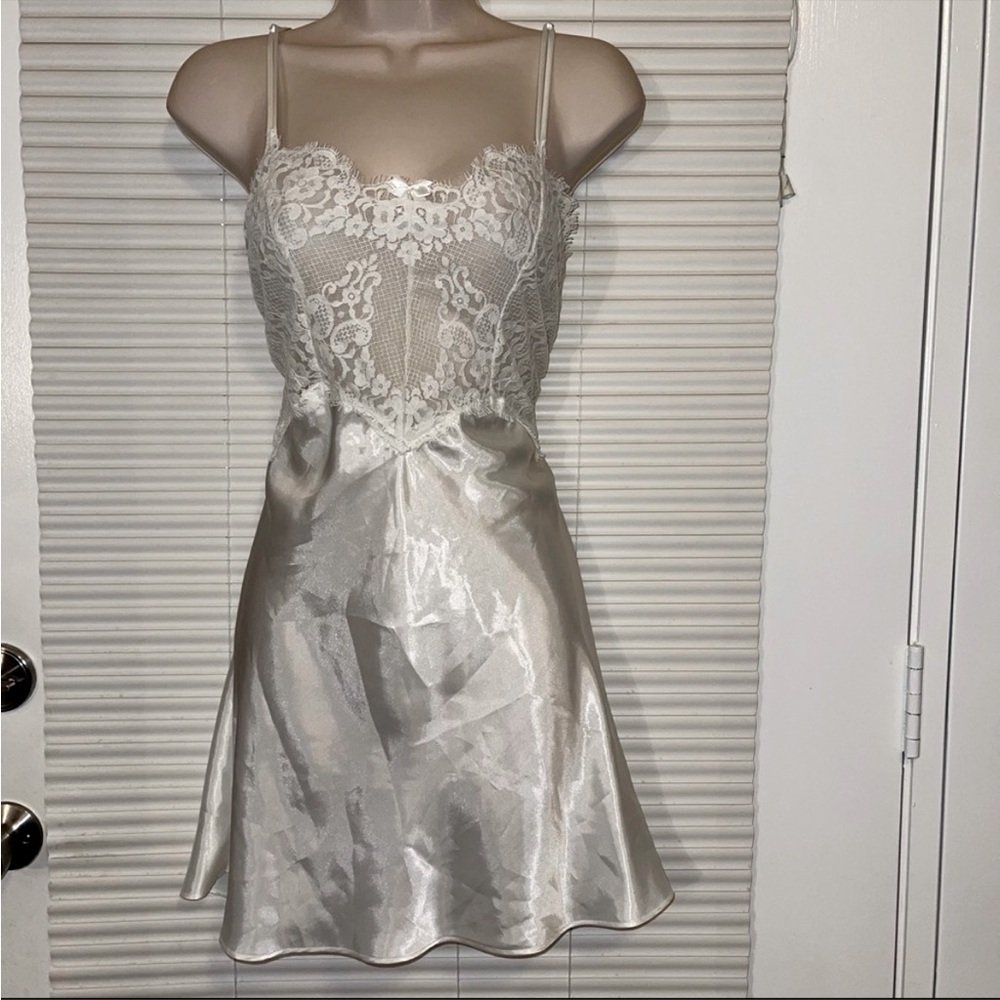 Val Mode lace top mesh back lingerie